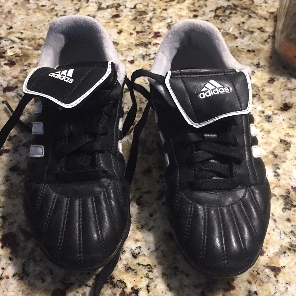 Adidas Traxion,Hard Ground Cleats